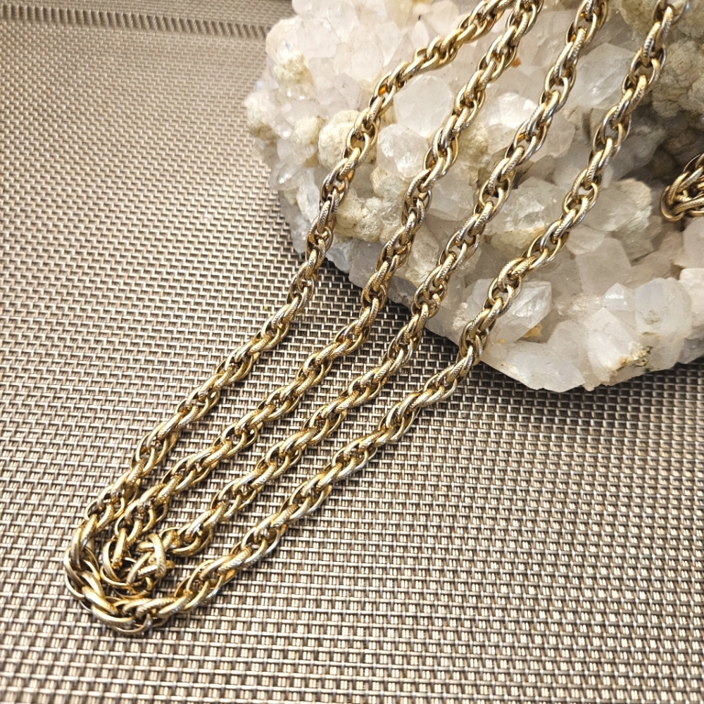 Vintage Sarah Coventry long goldtone layering necklace rope chain